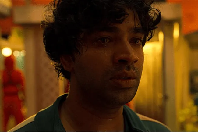 Анупам Трипатхи в роли игрока №199 в сериале Netflix 