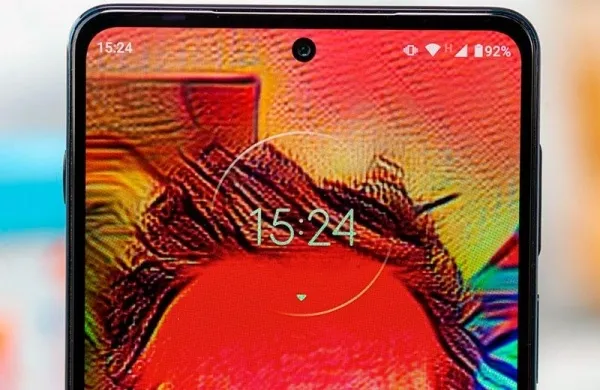 Обзор Motorola Edge 20 Pro: смартфон среднего сегмента с флагманскими функциями