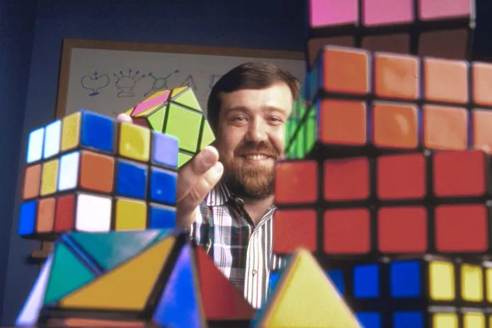 Алексей Пажитнов и кубики-рубики